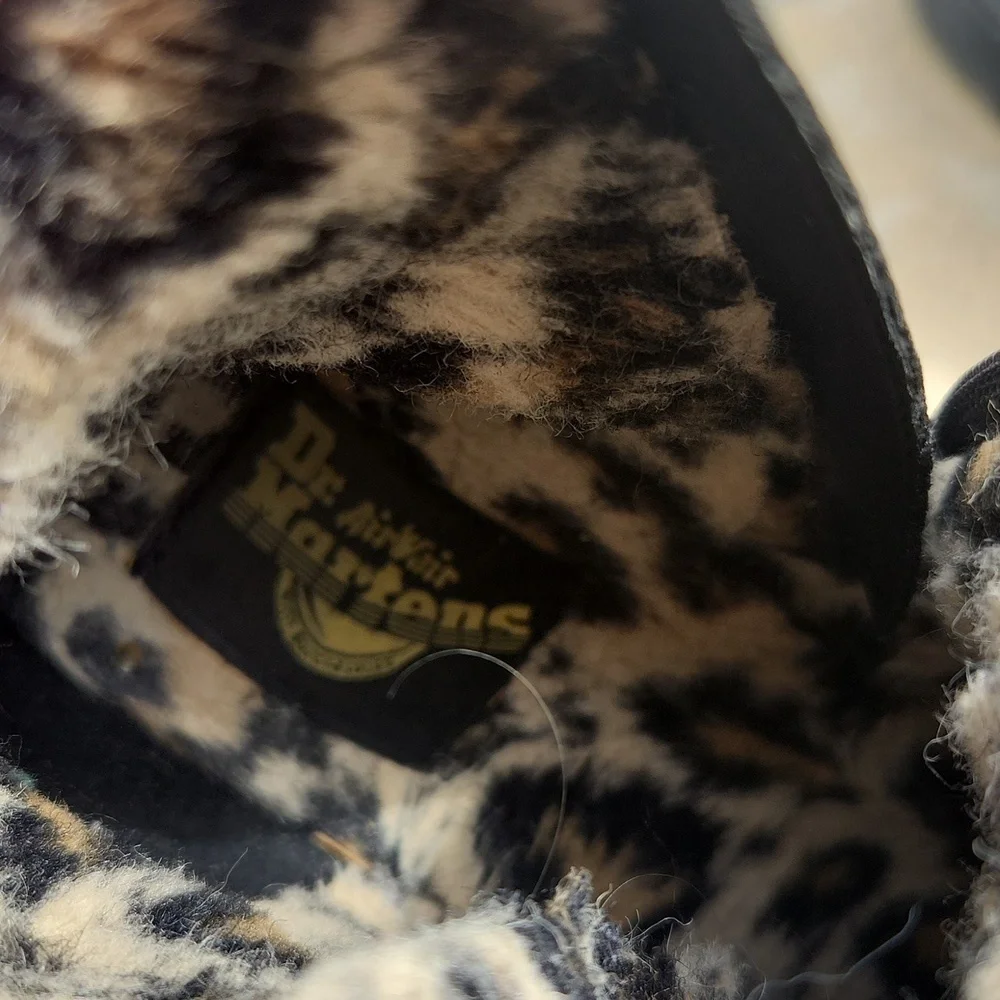 Dr. Martens 1460 Serena black Fluff cheetah Leather boots size 5